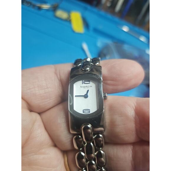 Vtg Kenneth Cole S301 Ladies Watch Blue Hands Free Ship Beautiful New Battery main image 6